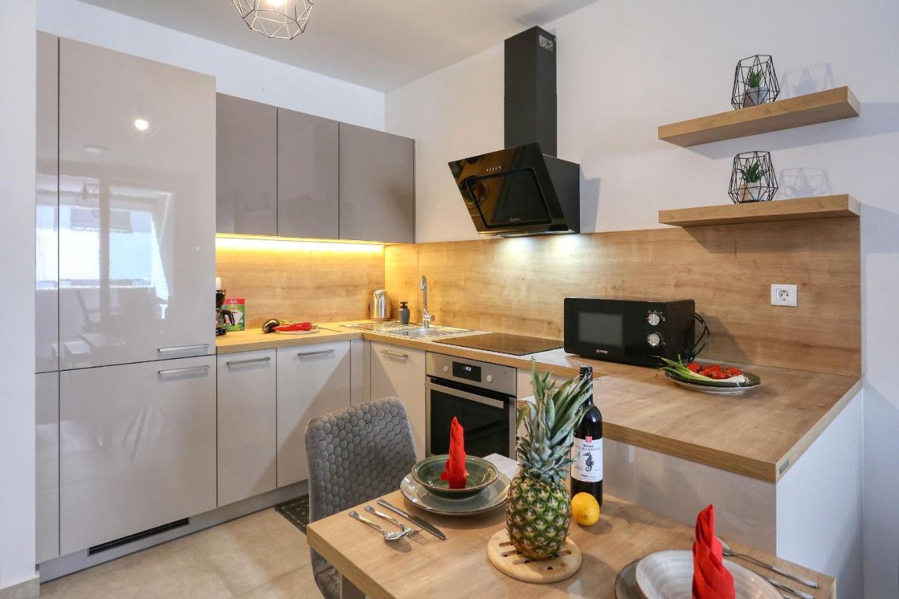 Apartments Luna With Free Parking Задар Экстерьер фото