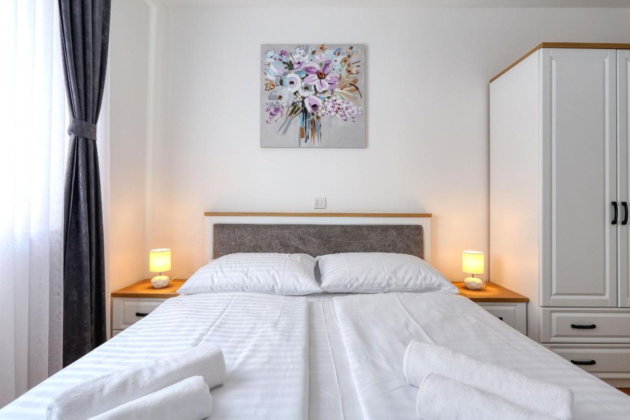 Apartments Luna With Free Parking Задар Экстерьер фото