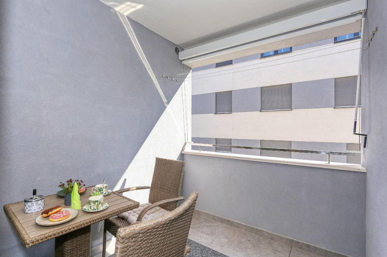 Apartments Luna With Free Parking Задар Экстерьер фото