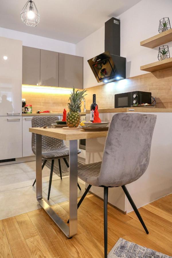 Apartments Luna With Free Parking Задар Экстерьер фото