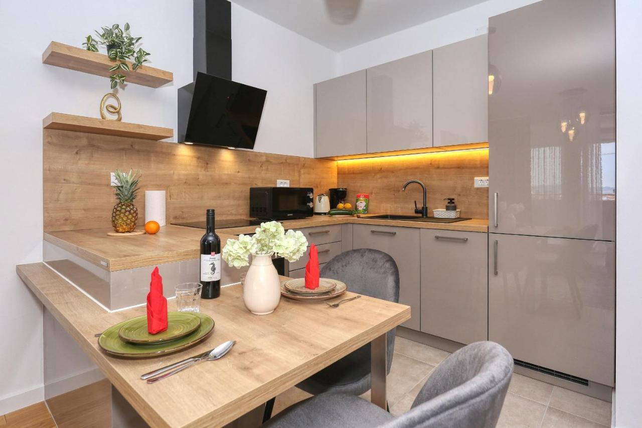 Apartments Luna With Free Parking Задар Экстерьер фото
