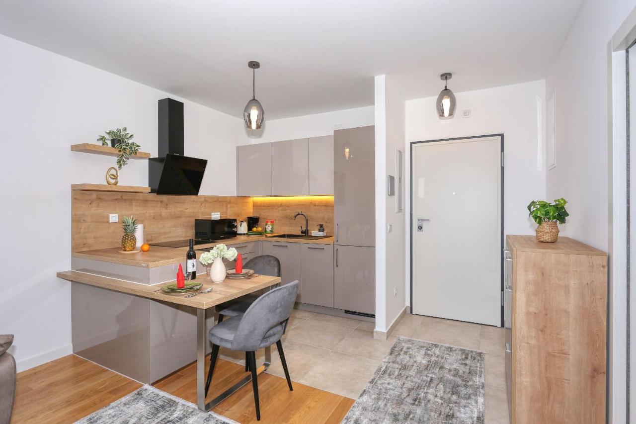 Apartments Luna With Free Parking Задар Экстерьер фото